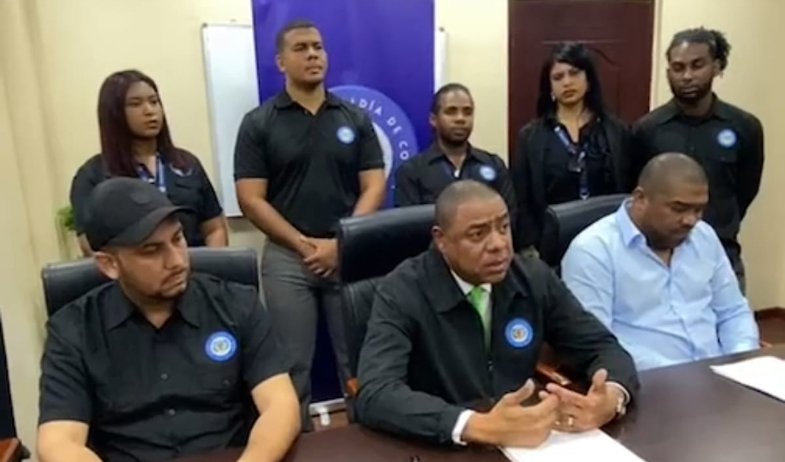 Alcalde de Colón alerta por riesgos tras quitar gerencias municipales