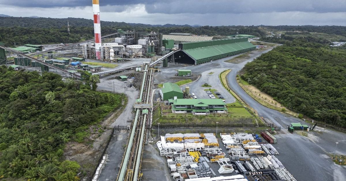 Mulino atribuye desempleo al cierre de mina y fija evaluación en 2026