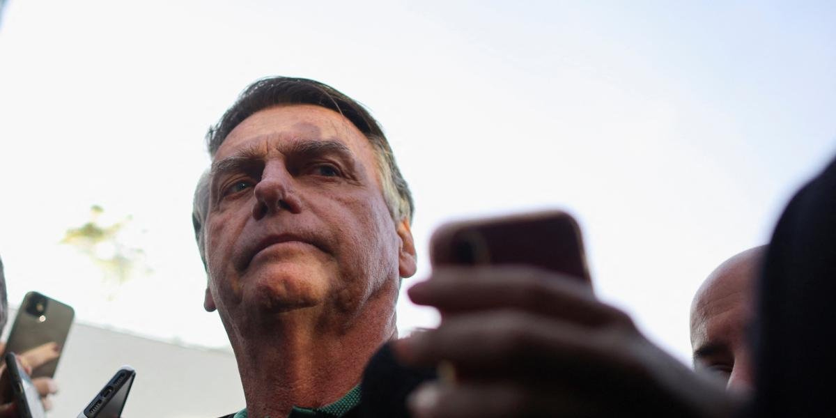 Bolsonaro seguirá hospitalizado en Brasilia hasta el 1 de enero