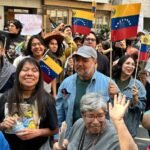 Bolsonaro es hospitalizado tras caída en prisión de Brasilia