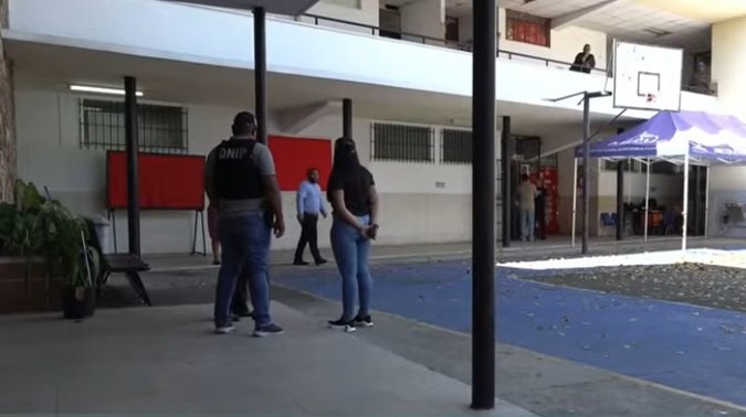Exfuncionaria detenida por ataque con potasa en Meduca Panamá