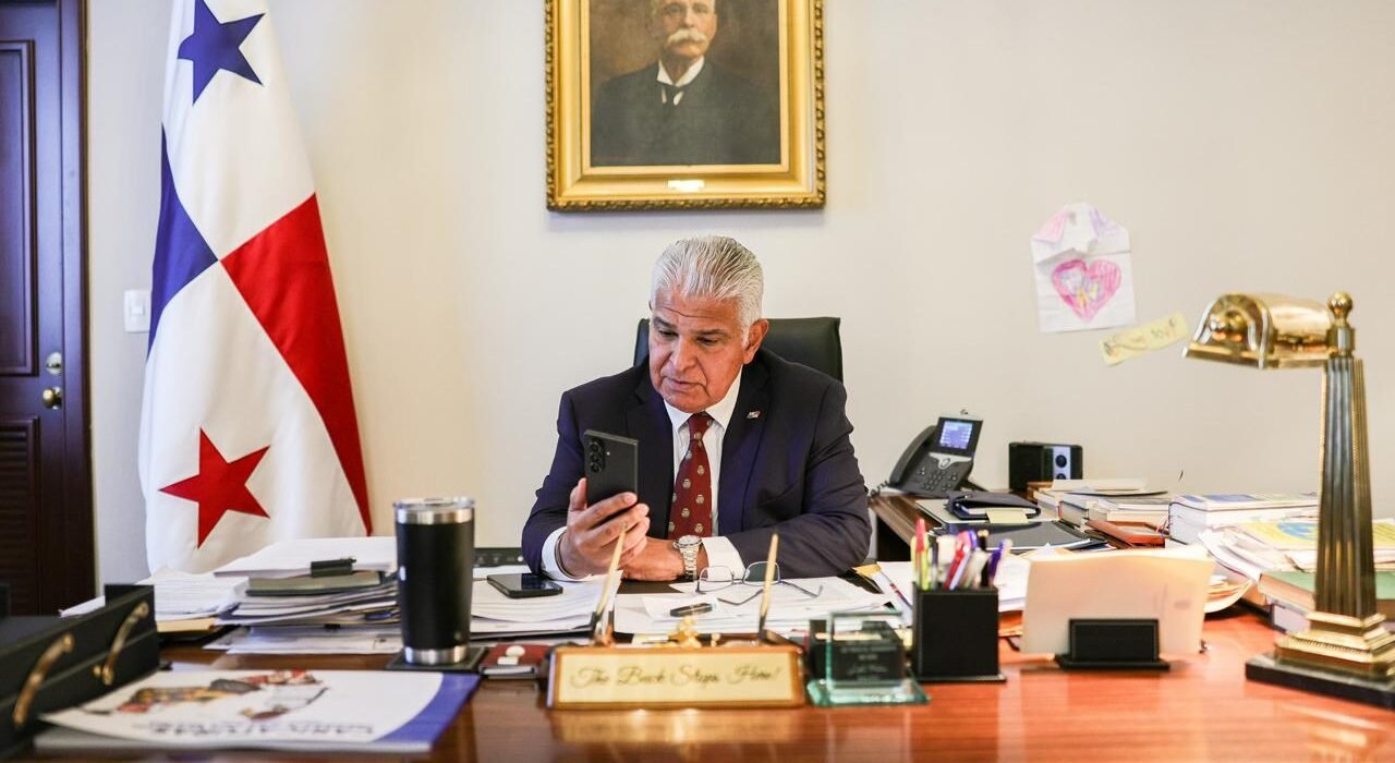 Mulino felicita a Fernández y propone alianza Panamá-Costa Rica