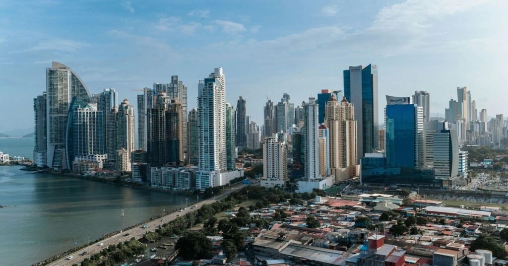 Panamá reduce deuda pública en 204 millones tras recompra de bonos