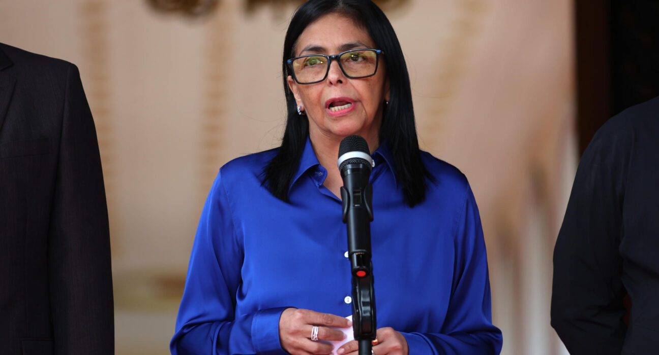 Delcy Rodríguez pide a Trump levantar sanciones contra Venezuela