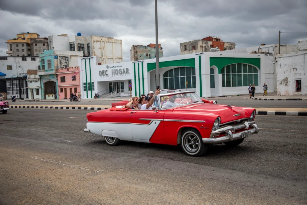 Sheinbaum condena sanciones de EE UU y respalda apoyo a Cuba