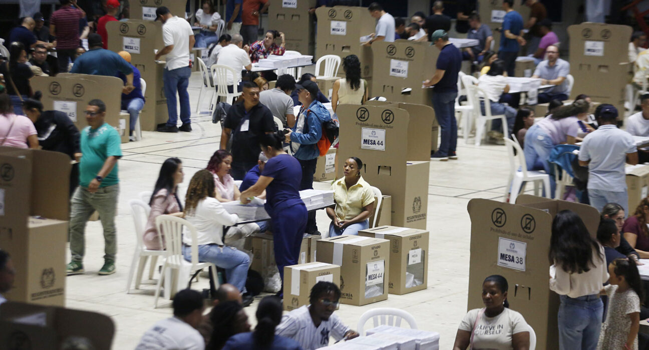 Pacto Histórico y Centro Democrático lideran el Senado colombiano