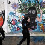 Elton John apoya a Brooklyn Beckham con invitación a gala benéfica