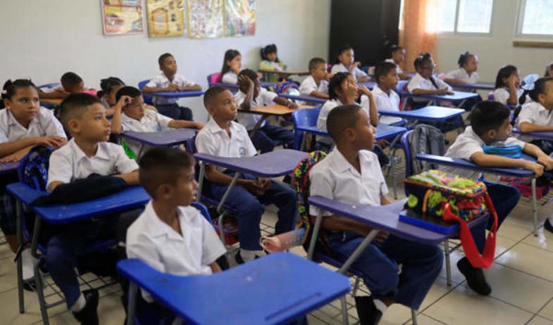 Panamá inicia ciclo escolar 2026 con nuevo currículo educativo