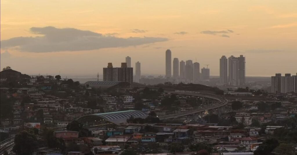 Calor extremo y lluvias aisladas este lunes en Panamá
