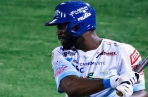 Bocas del Toro y Colón reanudan semifinal del Béisbol Mayor