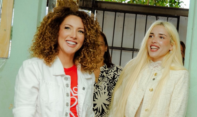 Erika Ender reconoce labor de Elena Rose con niños en Panamá