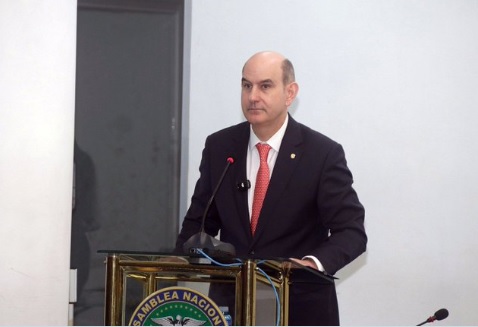 Chapman impulsa reforma fiscal para cumplir estándares internacionales