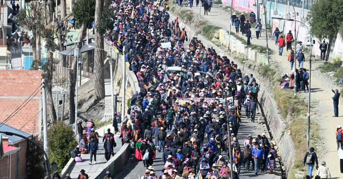Bolivia suma cuatro semanas de protestas contra Rodrigo Paz