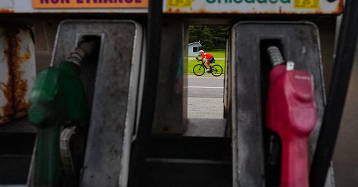Petróleo sube por bloqueo en Ormuz y falta de acuerdo EE.UU.-Irán