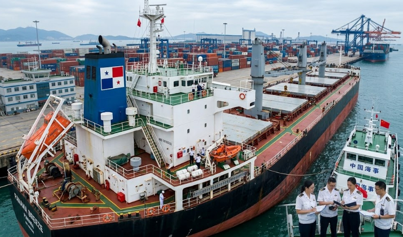China defiende controles a buques panameños por seguridad marítima