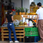 China advierte represalias por ley francesa contra moda ultrarrápida