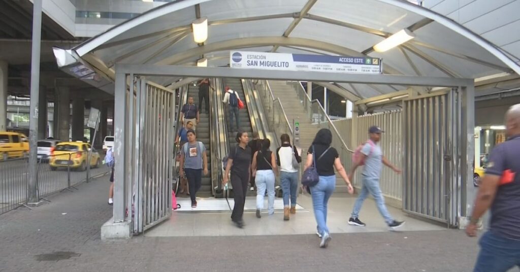 Usuarios valoran nuevos validadores en Metro de Panamá, pese a fallas