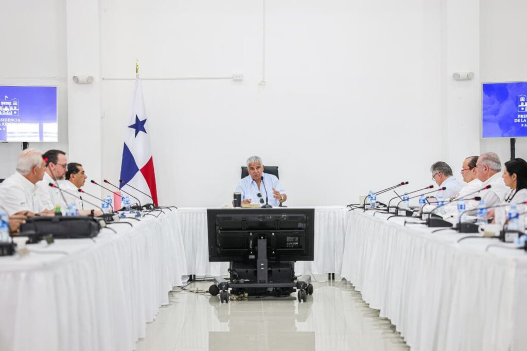 Mulino anuncia inversión en agua, salud y educación en Panamá Este