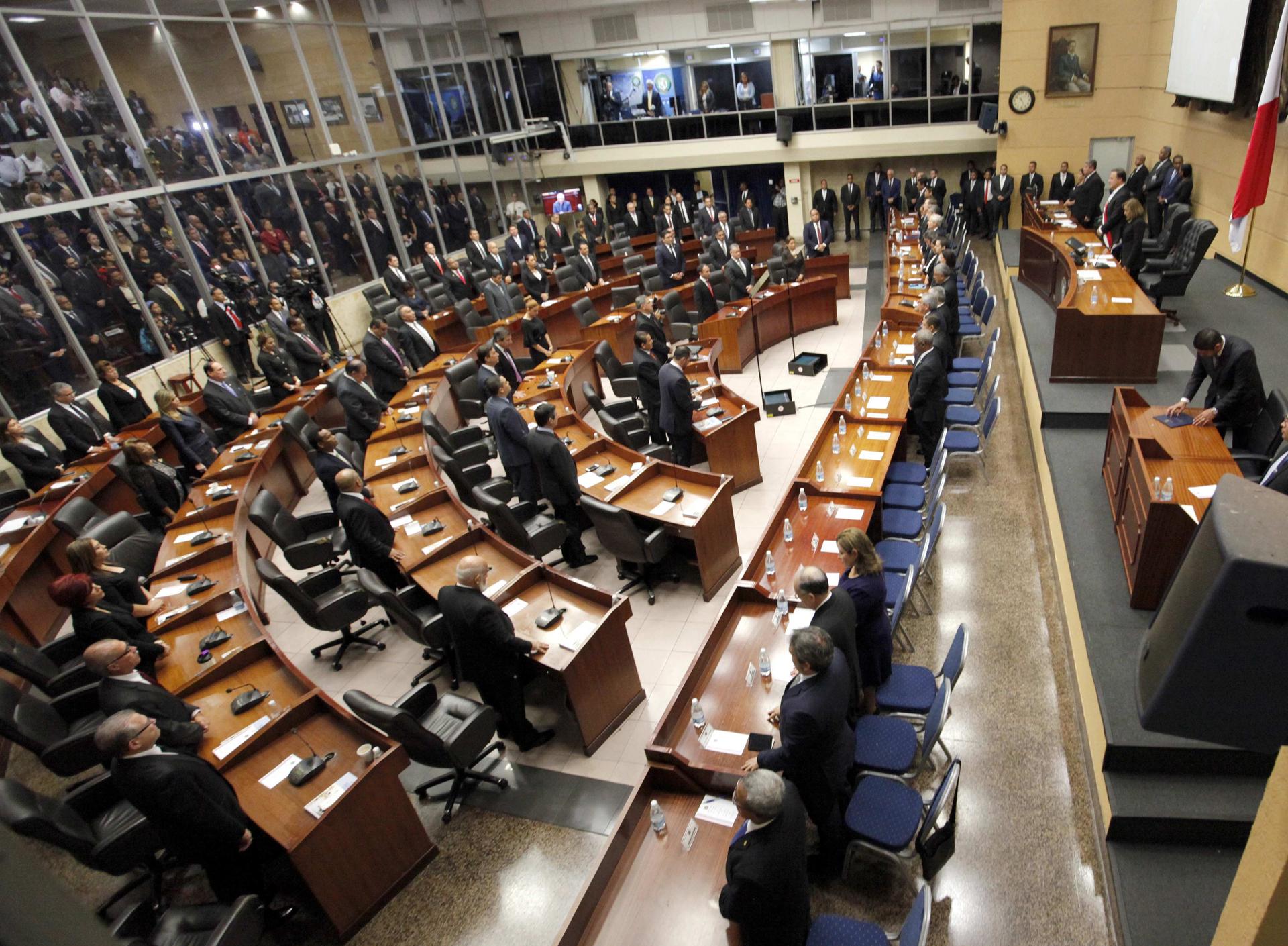 Asamblea aprueba $32 millones en sesión opaca y sin transmisión